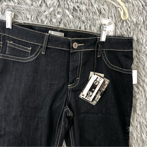 Soundgirl Shorts Womens Size 17 NWT Dark Blue Cuffed Hem - Picture 11 of 13